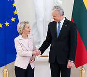 Ursula von der Leyen, Gitanas Nausėda