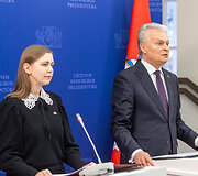Dovilė &Scaron;akalienė, Gitanas Nausėda