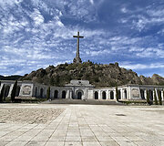 Basilica of the Holy Cross, Ispanija