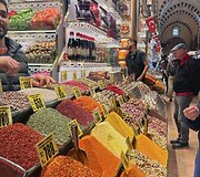 Atrodo, pavyko turguje užfiksuoti tikra vietinę pirkėją. Tokie(-ios) čia yra retenybė