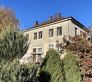 &Scaron;alia mokyklos stovinčiame name tarpukariu veikė valsčiaus administracija, Žasliai