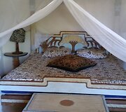 Tradicinė Rytų Afrikos lova su arabi&scaron;kais akcentais