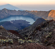 Lombokas, Indonezija: nuo beveik 4 km auk&scaron;čio Rindžanio ugnikalnio atsiveria fantasti&scaron;kos panoramos