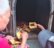 Deginame pinigus