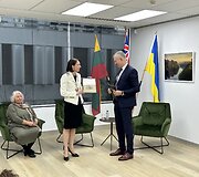 &bdquo;Rotary&ldquo; valdytoja, Lietuvos ambasadorius Australijoje Darius Degutis bei Australijos lietuvių bendruomenės kra&scaron;to pirmininkė Rasa Mauragis