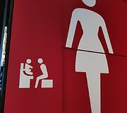 Tualete nereikia praleisti galimybės pasikalbėti su vaiku
