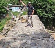 Aldas atrado 1000 metų senumo Adžaros tiltą