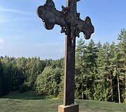 Kryžius ant Kudinų piliakalnio (&Scaron;iaulės kalno)