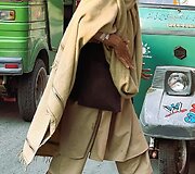 Pakistanas