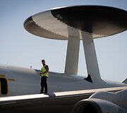 &Scaron;iauliuose nusileido NATO žvalgybiniai lėktuvai