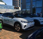 Vilniuje startavo septintosios &bdquo;Ignitis ON: Pažink Lietuvą!&ldquo; elektromobilių varžybos