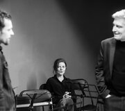 Oskaro Kor&scaron;unovo teatras metus užbaigia Haroldo Pinterio &bdquo;I&scaron;davyste&ldquo;
