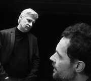 Oskaro Kor&scaron;unovo teatras metus užbaigia Haroldo Pinterio &bdquo;I&scaron;davyste&ldquo;