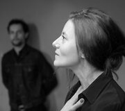 Oskaro Kor&scaron;unovo teatras metus užbaigia Haroldo Pinterio &bdquo;I&scaron;davyste&ldquo;