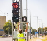 Vilniuje įrengta pirmoji vie&scaron;ajam transportui skirta &scaron;viesoforo sekcija