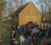 Kadras i&scaron; Giedrės Beinoriūtės filmo &bdquo;Sacrum ir profanum Pievėnuose&ldquo;