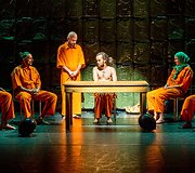 Scena i&scaron; spektaklio &bdquo;Mūsų smurtas ir jūsų smurtas&ldquo; (rež. Oliveris Frljićius). Nuotr. aut. D.Matvejev