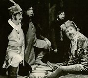 Juokdarys &ndash; Vytautas Pauk&scaron;tė. Kairėje &ndash; Romualdas Grincevičius, Povilas Stankus, Aleksandras &Scaron;imanskis. Juozo Gru&scaron;o &bdquo;Barbora Radvilaitė&ldquo;. Rež. Bronius Gražys. KDT, 1973