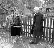 Kapini&scaron;kių kaime Henrikas Gudavičius kalbina Gabrielę Svirnelienę, 2010 m.