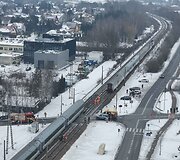 Lenkijoje du traukiniai rėžėsi į automobilį ant pervažos