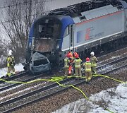 Lenkijoje du traukiniai rėžėsi į automobilį ant pervažos