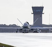 JAV karinio jūrų laivyno žvalgybinis dronas MQ-4C &bdquo;Triton&ldquo;