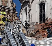 Volodymyras Zelenskis apsilankė Rusijos atakuotoje Kyjivo Pečorų lauroje