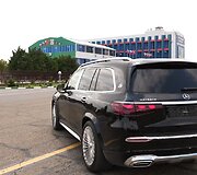Ramzanas Kadyrovas kovotojui Chamzatui Čimajevui padovanojo &bdquo;Maybach&ldquo;