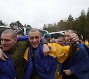 I&scaron; nelaisvės Rusijoje i&scaron;gelbėti karo belaisviai ukrainiečiai