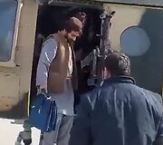 I&scaron;gelbėti keli žmonės i&scaron; Afganistane sudužusio rusų lėktuvo