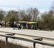 Vokietijoje greitkelyje apvirto &bdquo;Flixbus&ldquo; autobusas