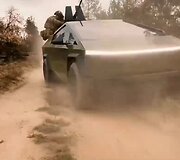 Ramzanas Kadyrovas tvirtina į karą Ukrainoje pasiuntęs du pikapus &bdquo;Tesla Cybertruck&ldquo;