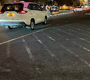 Dubajaus taksi rožiniu stogu