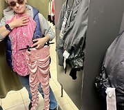 Labai mėgdavau lankytis dėvėtų drabužių parduotuvėse, dabar užsuku tik pasižiūrėti