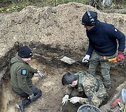 Karavi&scaron;kių kaime atkasti keturių vokiečių kareivių palaikai