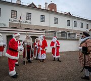 Kalėdų senelių delegacija Pilininko name 