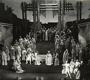 V. Klova. Opera &bdquo;Pilėnai&ldquo;. Spektaklio scena. Premjera 1956 m. liepos 1 d.  