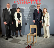 Roberto Wilsono premjera &bdquo;Septynios vienatvės&ldquo;