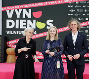 Parodos organizatoriai - Rasa Starkus (kairėje), Ernesta Palubinskienė (viduryje), Arūnas Starkus (de&scaron;inėje). V. Skaraičio nuotr.