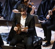 Mandolinos virtuozas Avi Avitalis surengė nepamir&scaron;tamą koncertą kartu su Klaipėdos kameriniu orkestru