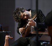 Mandolinos virtuozas Avi Avitalis surengė nepamir&scaron;tamą koncertą kartu su Klaipėdos kameriniu orkestru