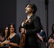 Mandolinos virtuozas Avi Avitalis surengė nepamir&scaron;tamą koncertą kartu su Klaipėdos kameriniu orkestru