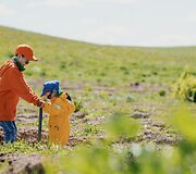 Į mi&scaron;kasodį susirinko su mažaisiais &scaron;eimos nariais &ndash; &scaron;is hektaras mi&scaron;ko tarnaus ateities kartoms