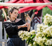 Savaitgalį svečių laukiantis Pakruojo dvaro festivalis žadins svečių uosles: gėlių natas i&scaron;saugojo amžiams