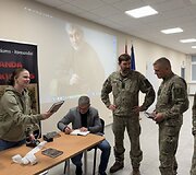 Buvęs specialiųjų pajėgų karys, &bdquo;Team1Fist&ldquo; vadovas: lyderystės principai tie patys ir karo lauke, ir biure.