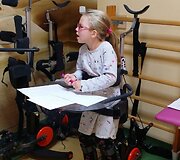 3,5 metų Lukrecijai &bdquo;užsidegė&ldquo; smegenys: sunki liga įkvėpė mamą įkurti unikalią kliniką
