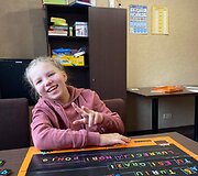 3,5 metų Lukrecijai &bdquo;užsidegė&ldquo; smegenys: sunki liga įkvėpė mamą įkurti unikalią kliniką