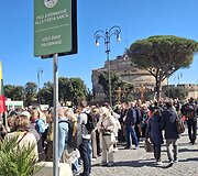 Tarsi per atlaidus Lietuvoje