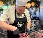 Lazdijietis Justinas Druskininkuose atidarė restoraną &bdquo;No onion&ldquo;