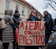 Mitingas prie &Scaron;vietimo, mokslo ir sporto ministerijos